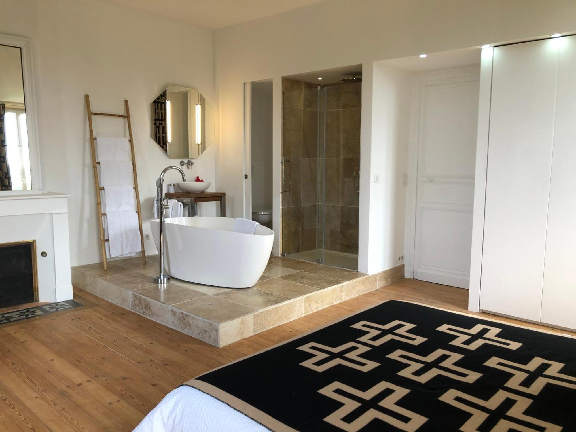 Chateau Bernon Maison D Hotes - Piscine Et Spa Queyrac Eksteriør billede